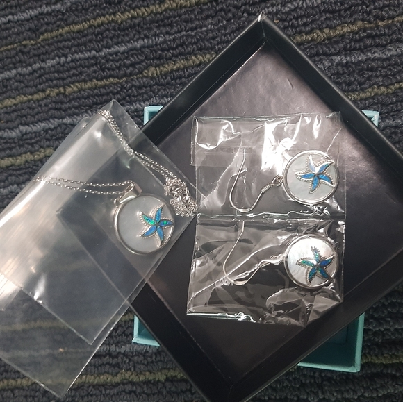 Mother of Pearl and Opal Sterling Silver Set - Starfish Design - Picture 5 of 9